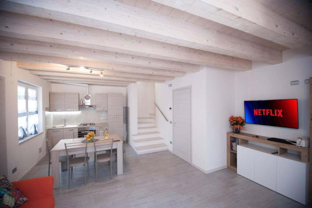 Casa Gemma - Big Family House With Free Parking San Giovanni Lupatoto Exterior foto